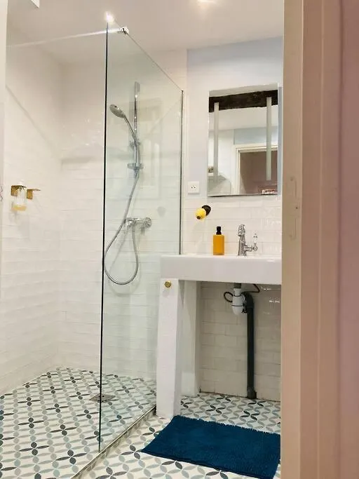 Appartement Vieux Nice Garibaldi Renove Apartment